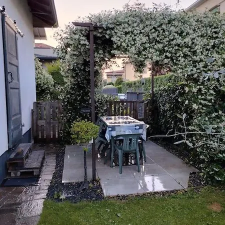 Apartment With Garden For 4 5 People