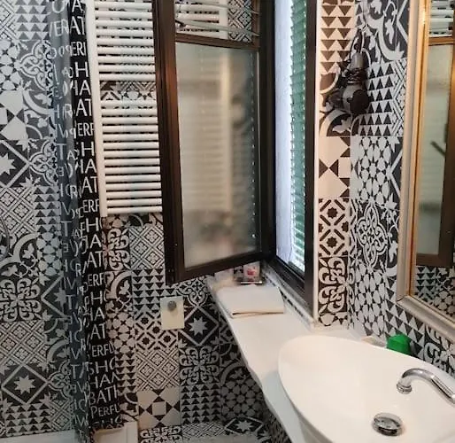 With Garden For 4 5 People *