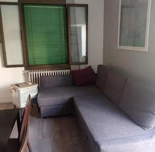 With Garden For 4 5 People Lägenhet Bergamo