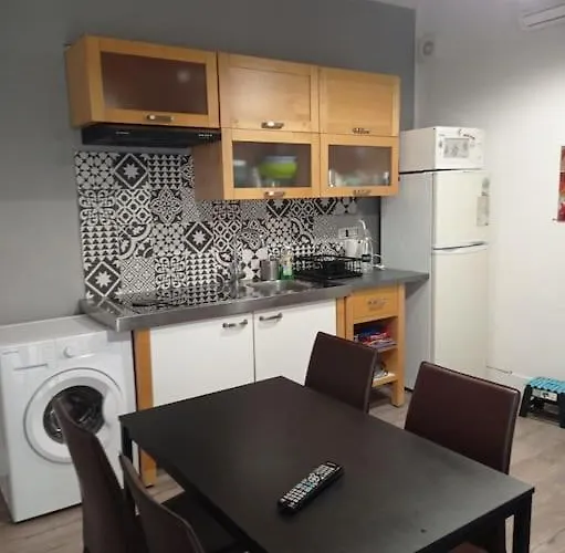 With Garden For 4 5 People *