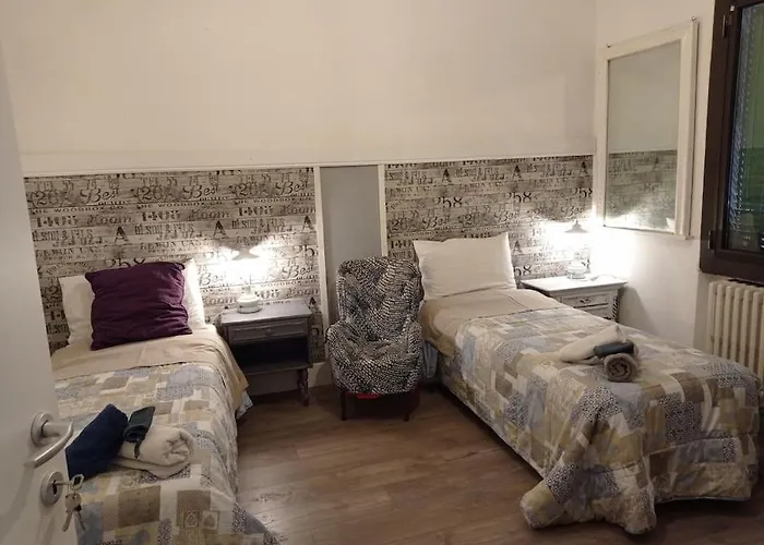 With Garden For 4 5 People