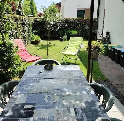 With Garden For 4 5 People Apartamento