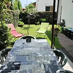 With Garden For 4 5 People 아파트